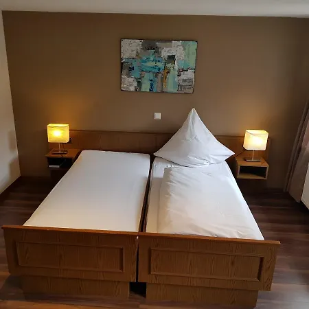 Zum Ochsen 3* Hochstadt (Sudliche Weinstrasse)